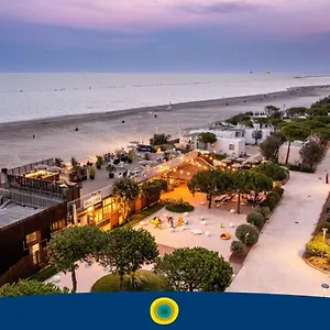 Campingplatz Pini Village, Punta Marina